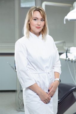 Врач-стоматолог-терапевт 1-й квалификационной категории Джалилова Анастасия Васильевна
